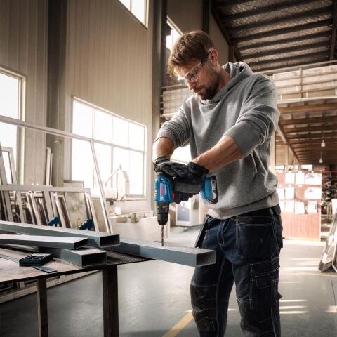 Bosch GSB 183-Li Çift Akülü 2 Ah Darbeli Vidalama Makinesi
